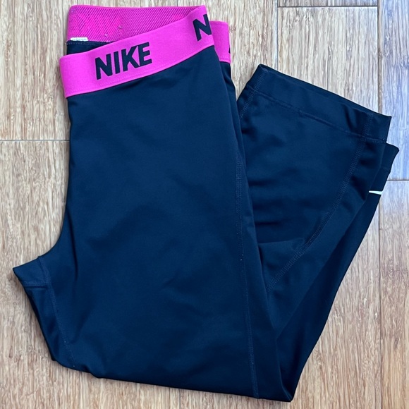 Nike Pants - Black Nike Capri Leggings size medium 1215
